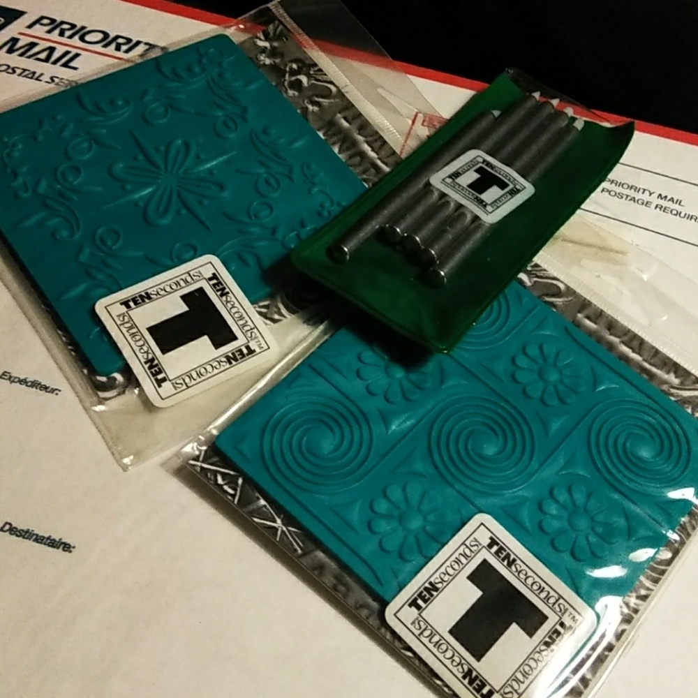 Set of 2 molds and tool new